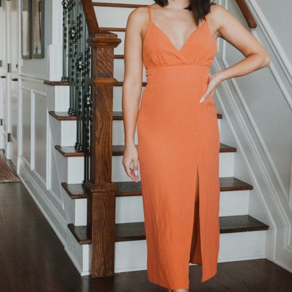 Le Lis Dresses & Skirts - NWT Leg Slit Midi Dress